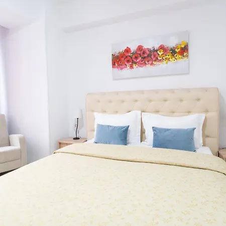 Avenue Parliament Old Town - Avenue 3*