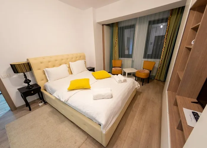 Avenue Parliament Old Town - Avenue