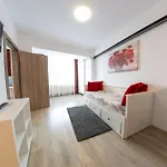 Avenue Parliament Old Town - Avenue 3*
