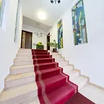 Avenue Parliament Old Town - Avenue 3*