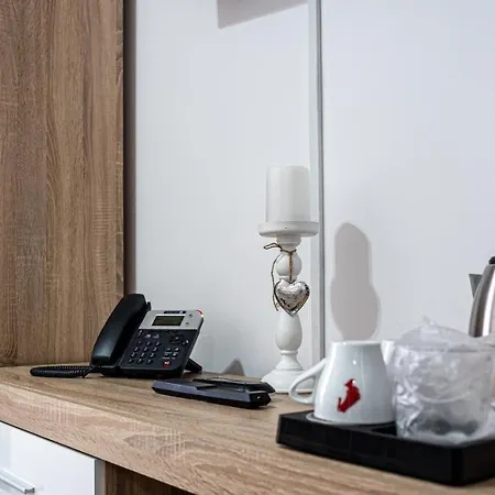Avenue Parliament Old Town - Avenue Hotel 3*