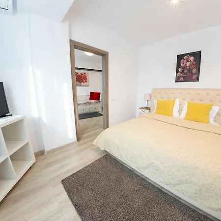 Avenue Parliament Old Town - Avenue 3*