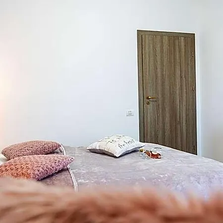 Avenue Parliament Old Town - Avenue 3*