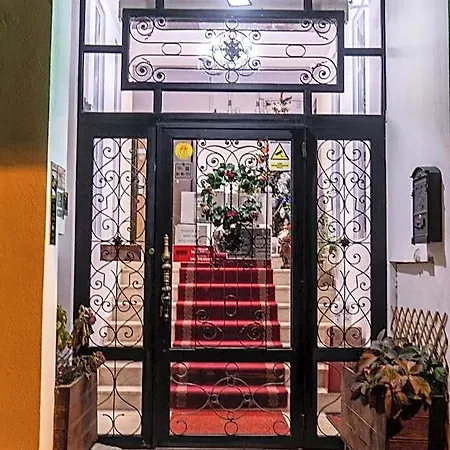 Avenue Parliament Old Town - Avenue 3*
