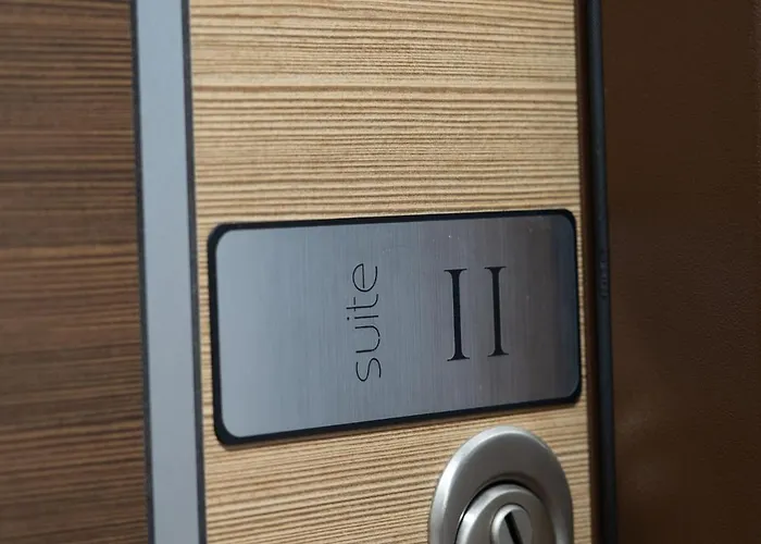 Avenue Parliament Old Town - Avenue Hotel