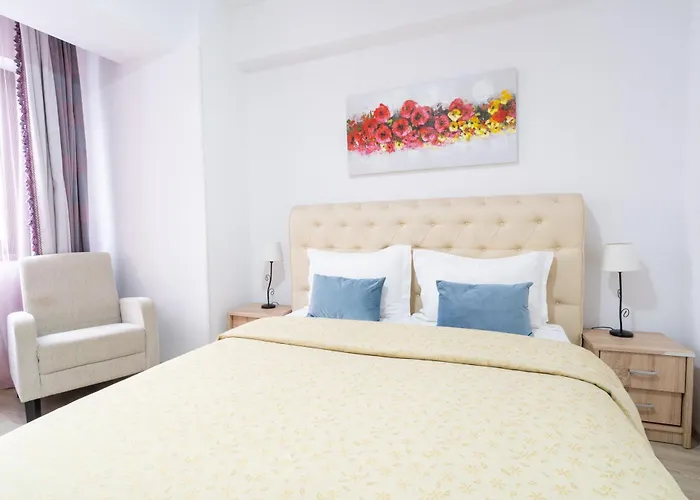 Avenue Parliament Old Town - Avenue 3*