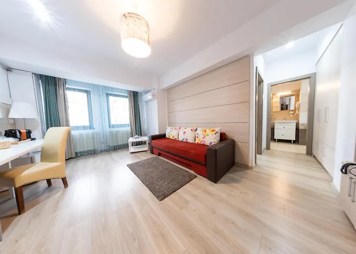 Avenue Parliament Old Town - Avenue