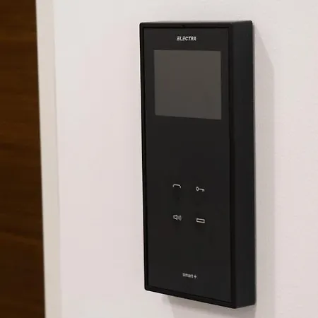 Отель Avenue Parliament Old Town - Avenue