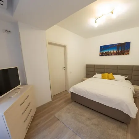 Avenue Parliament Old Town - Avenue 3*