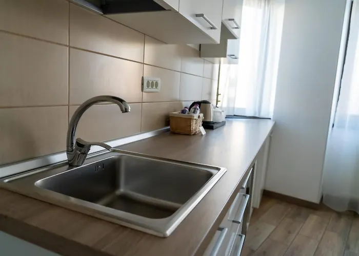 Avenue Parliament Old Town - Avenue 3*