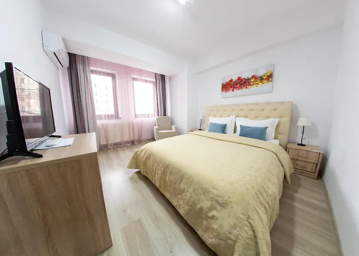 Avenue Parliament Old Town - Avenue Bukarest