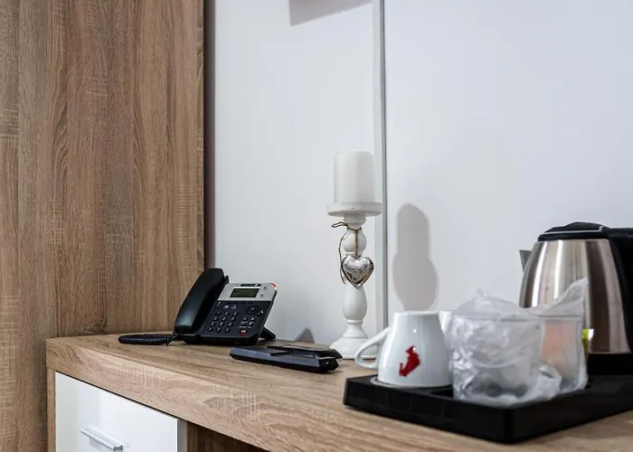 Avenue Parliament Old Town - Avenue Otel 3*